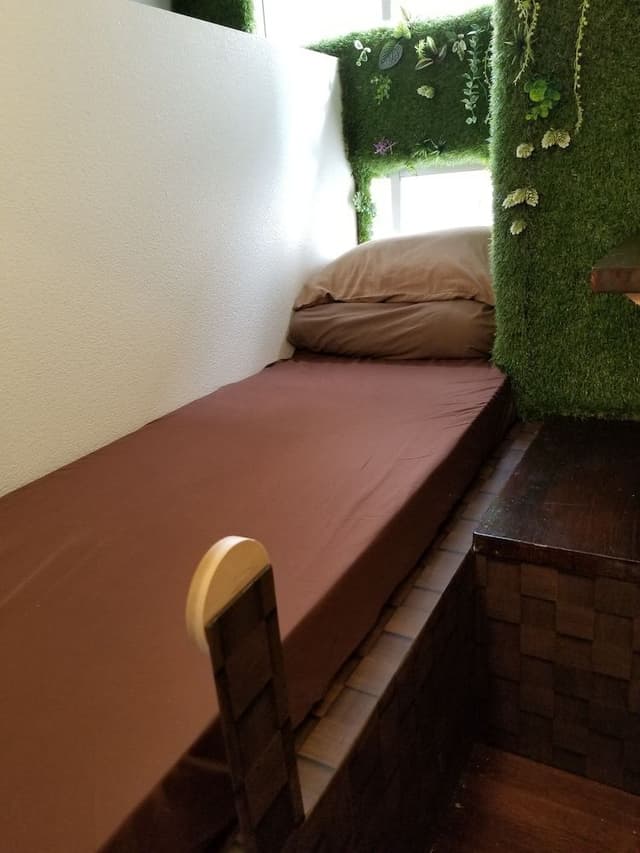Junior Single Room, 1 Twin Bed, Non Smoking, Shared Bathroom