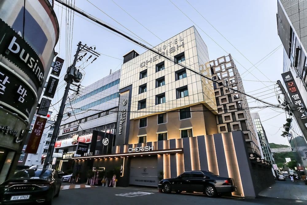 X Gate Hotel X Gate Hotel