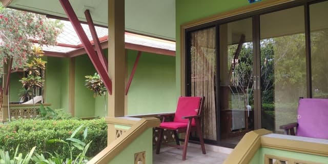 Room, Pool View