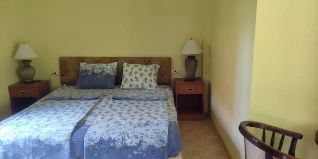 Room, Pool View