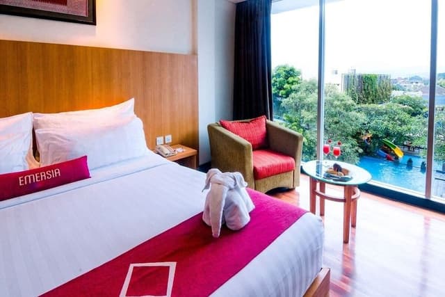 Deluxe Room, 1 King Bed