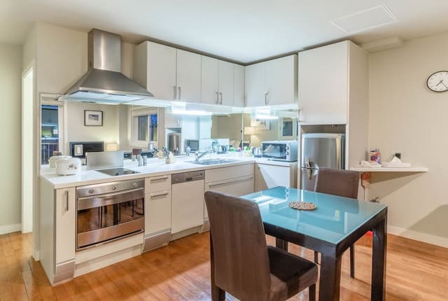 Studio Apartment (Main Floor)