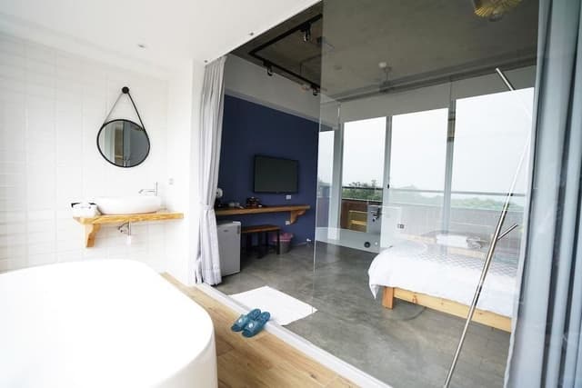 Double Room, Bathtub, Sea View