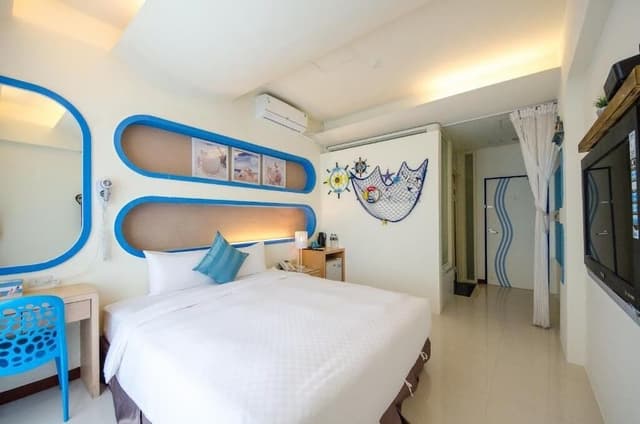 Double Room, Ocean View (202 302)
