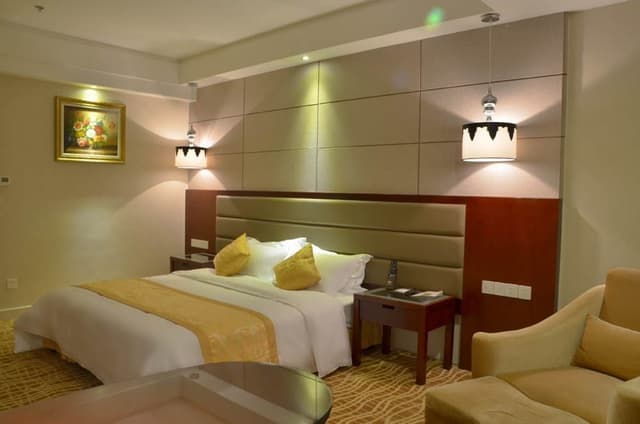 Deluxe Queen Room (Main Building)