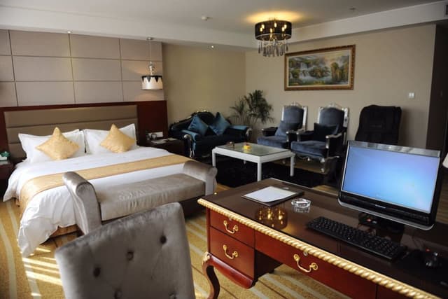 Deluxe Business Room (Main Building)