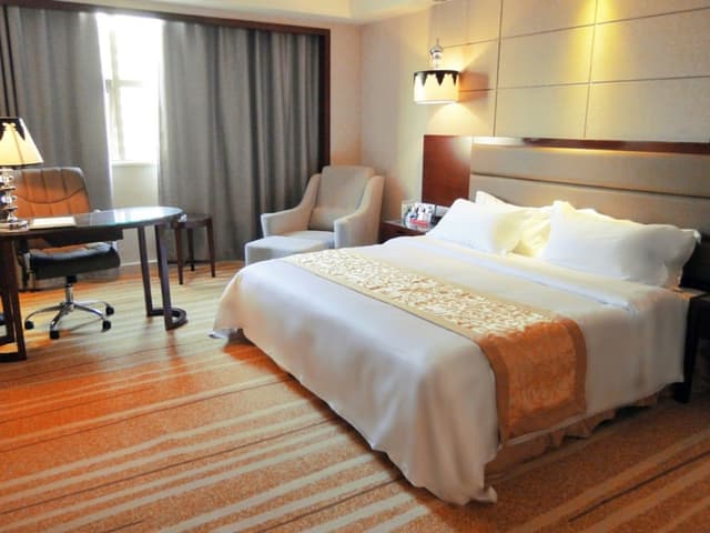 Deluxe Suite (Main Building)