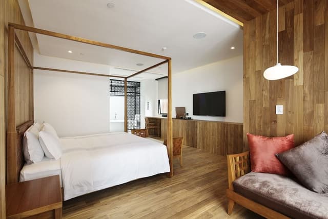 Premier Room