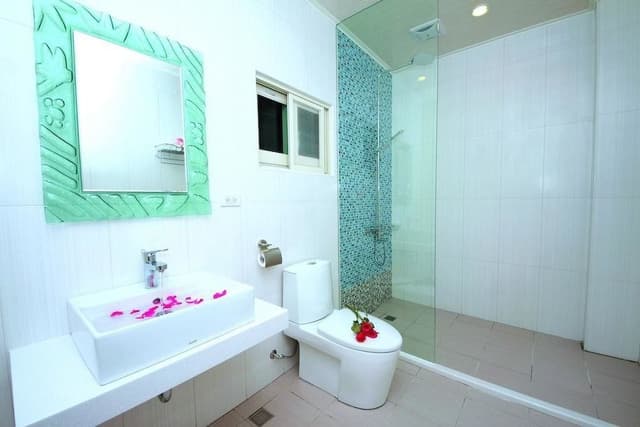 Quadruple Room (Dreamy Blue)