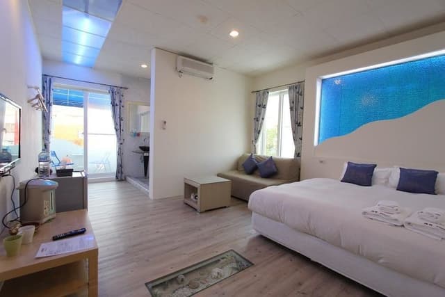 Standard Double Room, Balcony (206)