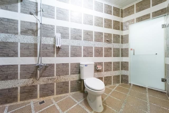Standard Double Room (202)