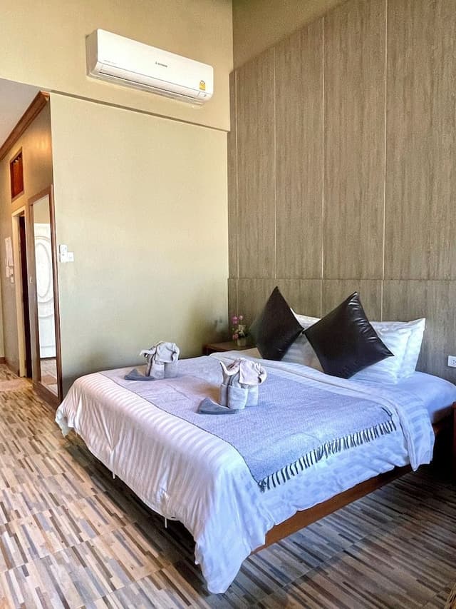 Room Air-Con Beach Front (2 persons)
