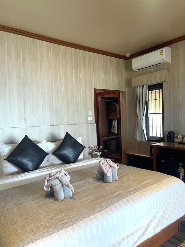 Air Con Beach Front Bungalow 2 Persons