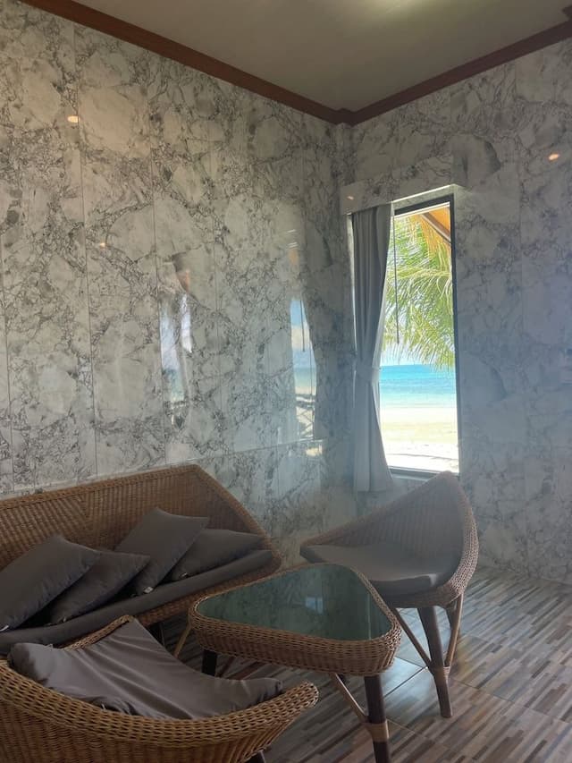 Air-Con Beach Front (4 persons)