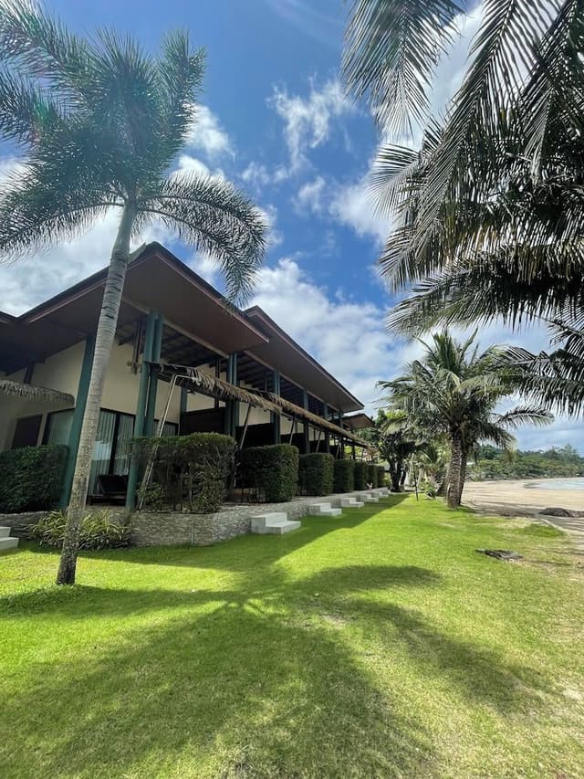 Room Air-Con Beach Front (2 persons)