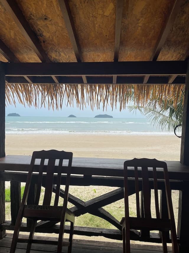 Air Con Beach Front Bungalow 2 Persons