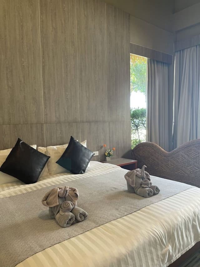 Room Air-Con Beach Front (2 persons)