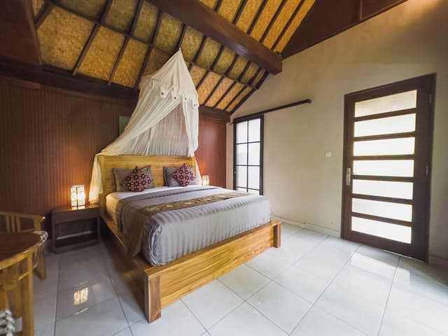 5 Bedrooms Private Pool Villa