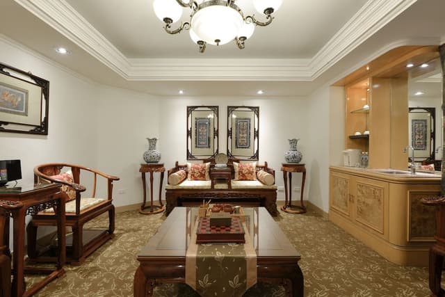 Deluxe Suite, 1 King Bed