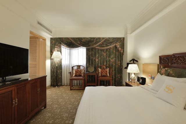 Deluxe Suite, 1 King Bed