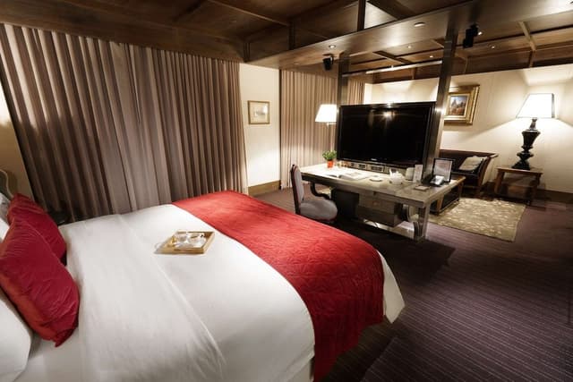 Deluxe Suite King Room (Free Parking, 1 Vehicle)