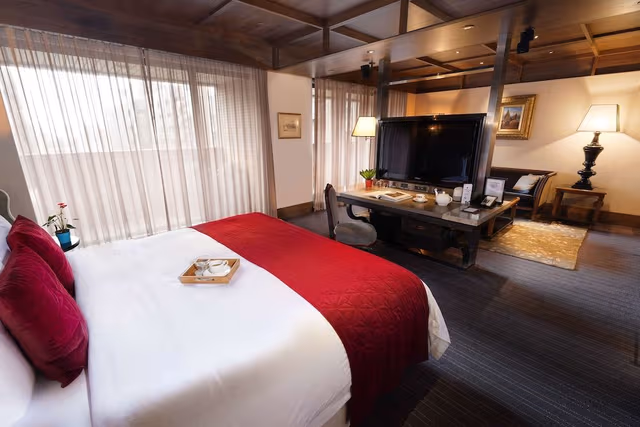 Deluxe Suite King Room (Free Parking, 1 Vehicle)