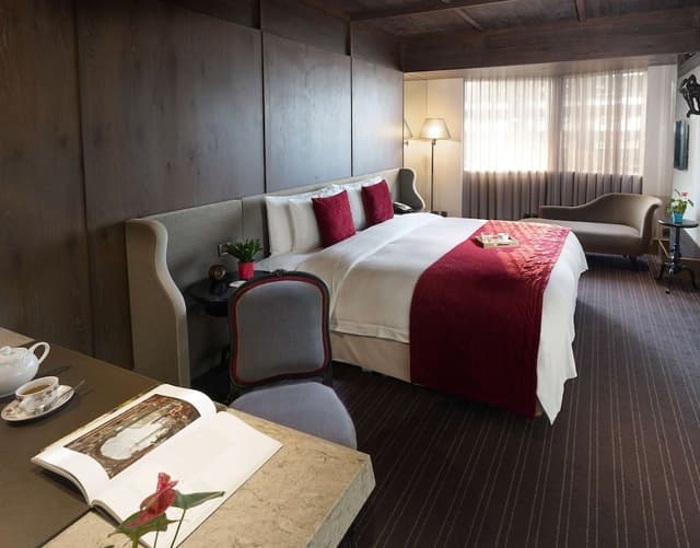 Prestige Club Deluxe King (Free Parking, 1 Vehicle)