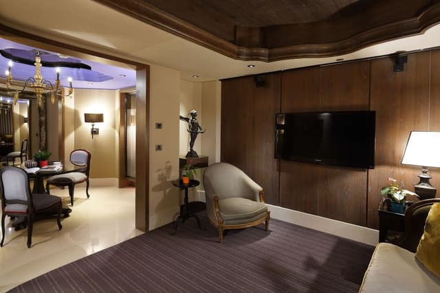 Premier Suite King Room (Free Parking, 1 Vehicle)
