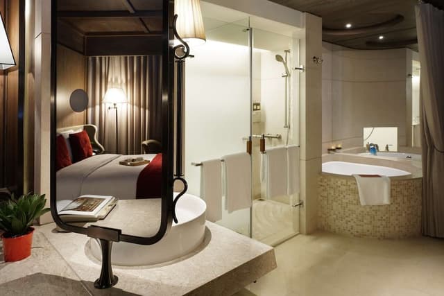 Prestige Club Superior Queen (Free Parking, 1 Vehicle)