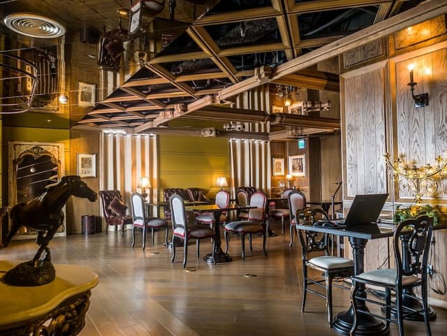 Prestige Club Deluxe King (Free Parking, 1 Vehicle)