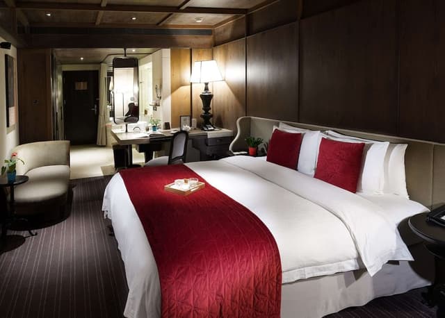 Prestige Club Deluxe King (Free Parking, 1 Vehicle)