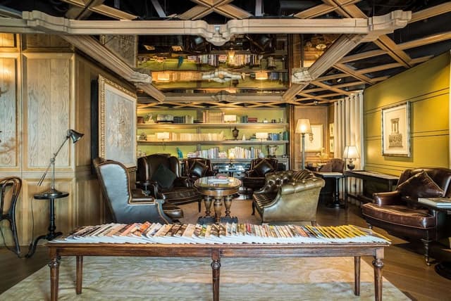 Prestige Club Deluxe King (Free Parking, 1 Vehicle)