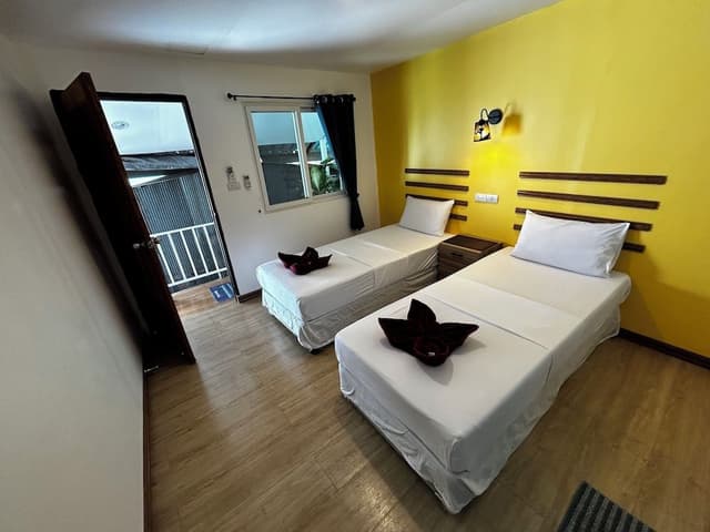 Standard Twin Room