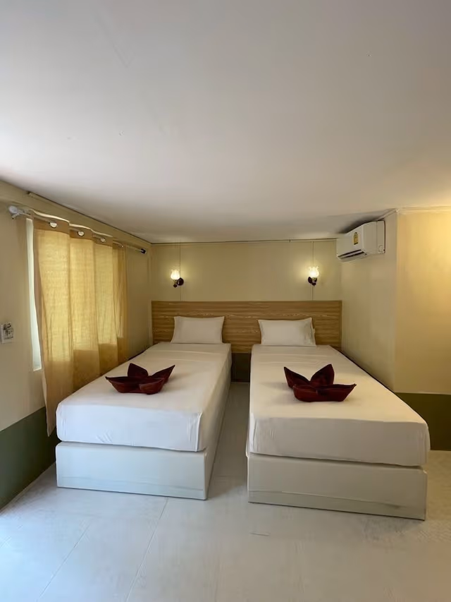 Standard Twin Room