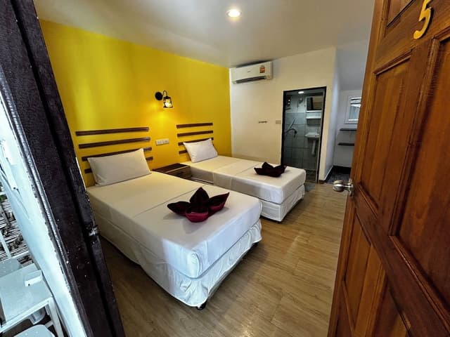 Standard Twin Room