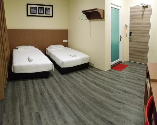 Twin Room No Views