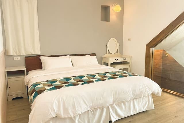 Deluxe Mountain View Balcony - Double Room