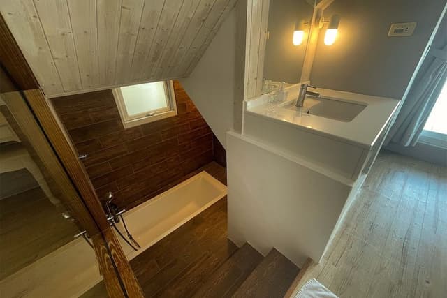 Deluxe Mountain View Balcony - Double Room