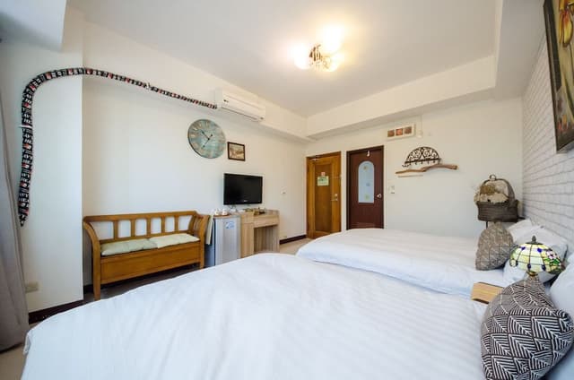 Classic Quadruple Room, Bathtub, Park View (202)