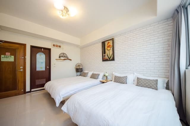 Classic Quadruple Room, Bathtub, Park View (202)