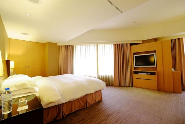 Room, Corner
