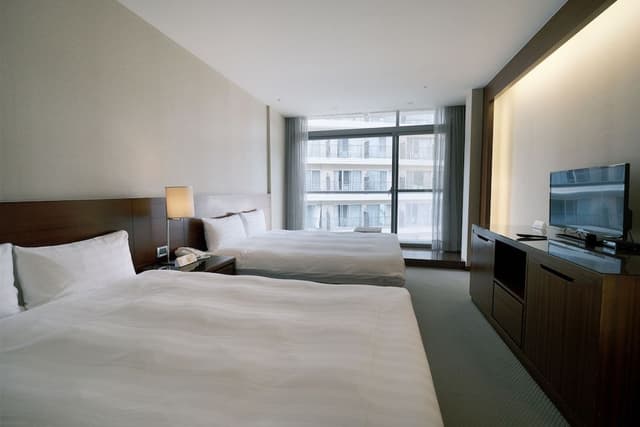 Quadruple Room (Street View)