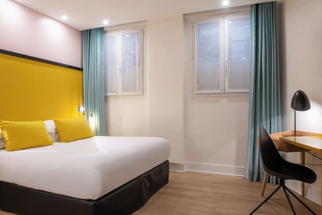 Family Suite (2 connecting rooms)