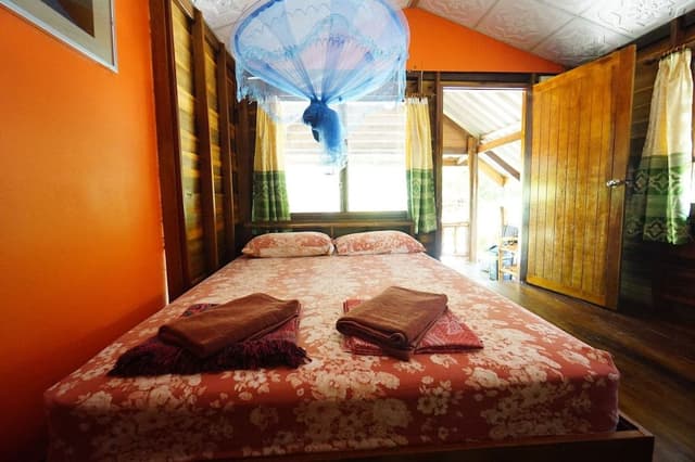 Fan Bungalow