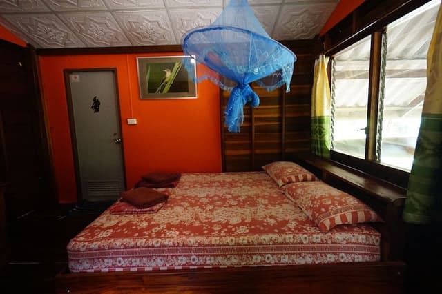 Fan Bungalow