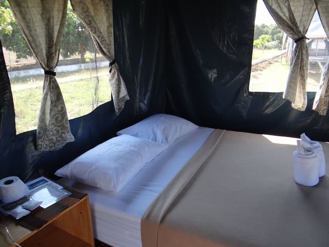 VIP Tent for 1 Person (Breakfast and Dinner Included)