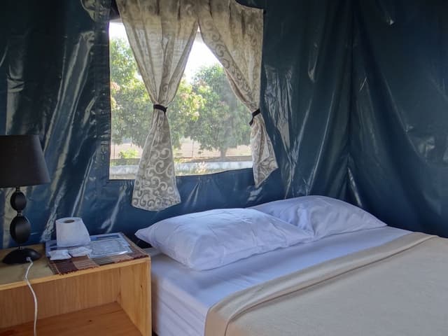 VIP Tent for 1 Person (Breakfast and Dinner Included)