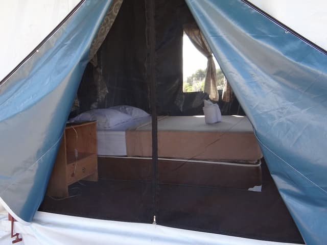 VIP Tent for 1 Person (Breakfast and Dinner Included)