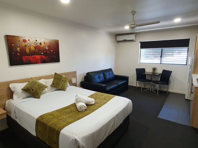 Queen Room with Kitchenette