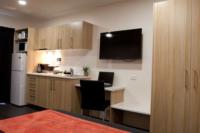 Queen Room with Kitchenette